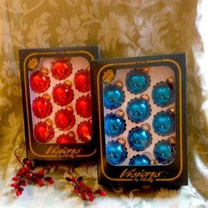 RED and BlUE ORNAMENTS Victorian boxed🌲 ornaments